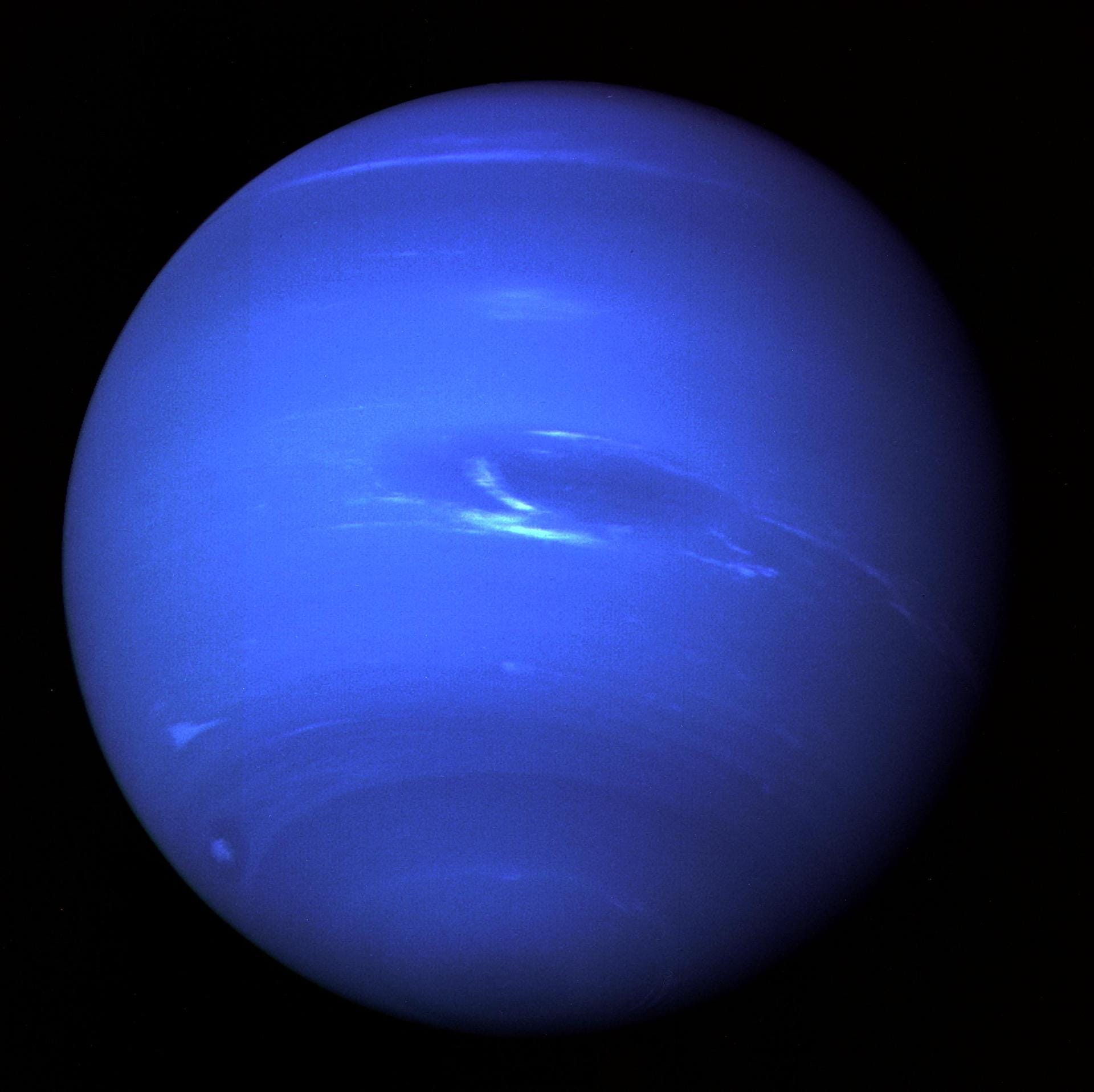 Neptunus door een telescoop: een verre, blauwe stip 9 neptune neptunus voyager 1
