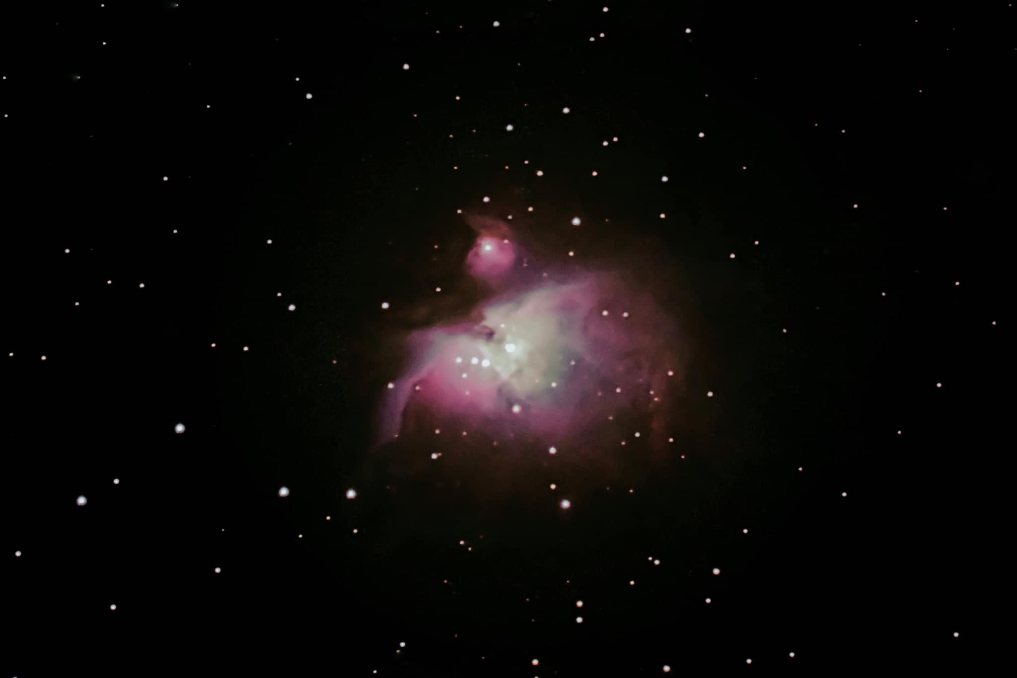 De Orionnevel door een telescoop (M42) 28 orion door een telescoop De orionnevel door een telescoop (M42)