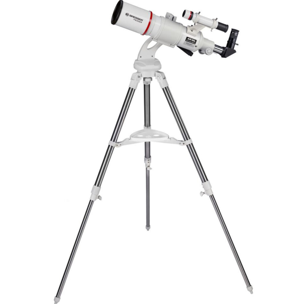 Bresser Messier 90/500 Refractor Nano AZ 2 Bresser AC 90500 Telescope Messier Nano AZ 4 Bresser AC 90/500 Telescope Messier Nano AZ fully mounted on tripod, ready for observation.