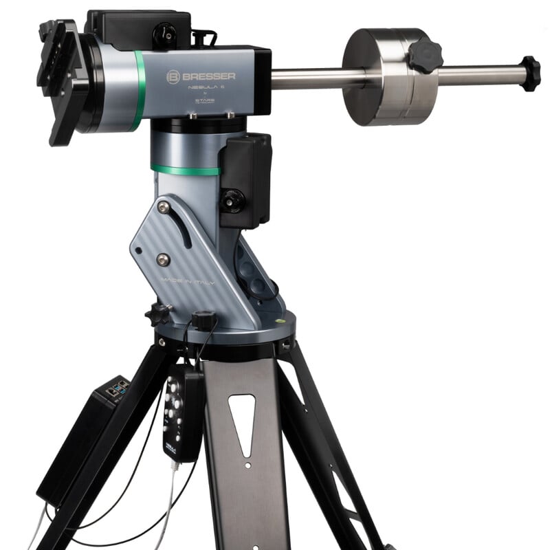 Bresser Newton 6 AZ/EQ Nebula GoTo Wi-Fi Mount on Tripod 1 Bresser 6 AZ EQ Mount Nebula GoTo Wi Fi 5 Bresser 6 AZ/EQ close-up of mount base with aluminum construction on tripod