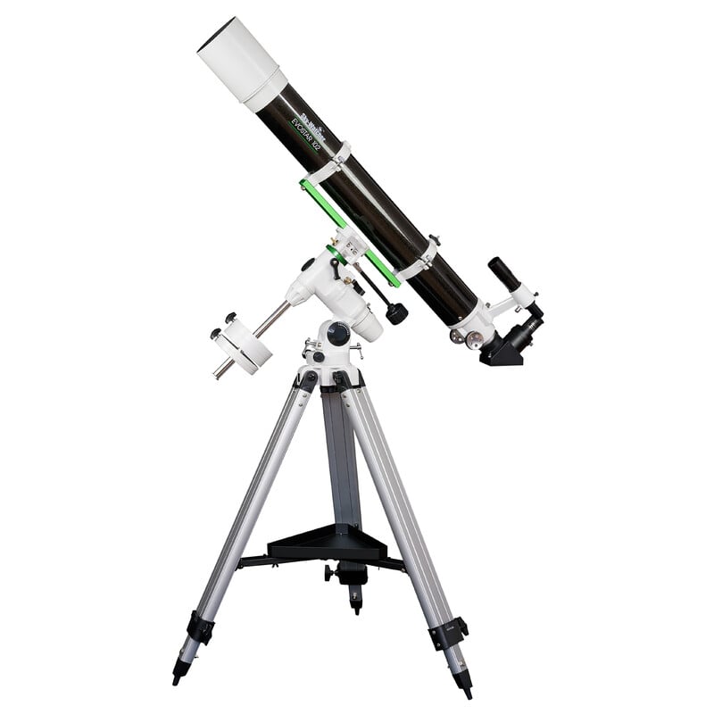 Sky-Watcher Evostar-102 EQ3-2 – 102mm f/9.8 Refractor 2 Skywatcher AC 102 1000 BD EQ3 2 Telescoop EvoStar 2 1 Skywatcher AC 102/1000 BD EQ3-2 zijaanzicht van telescoop met focuser en statief