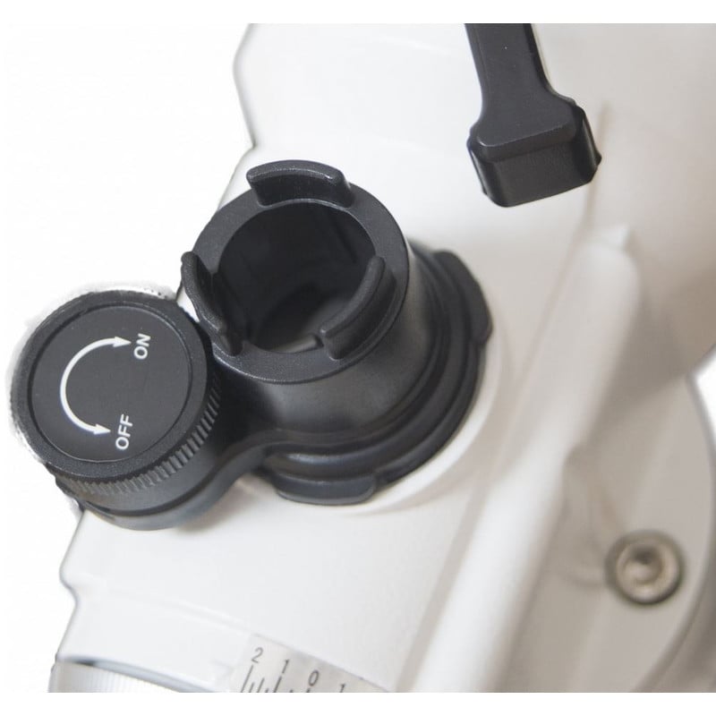 Sky-Watcher Poolzoeker Verlichting voor EQ3-2 / EQ5 2 Skywatcher EQ 3 2 En EQ 5 Monteringen Verlichte poolzoeker voor 1 Skywatcher EQ-3-2- En EQ-5-Monteringen verlichte poolzoeker gemonteerd op witte EQ-montering bij de poolzoekeropening.