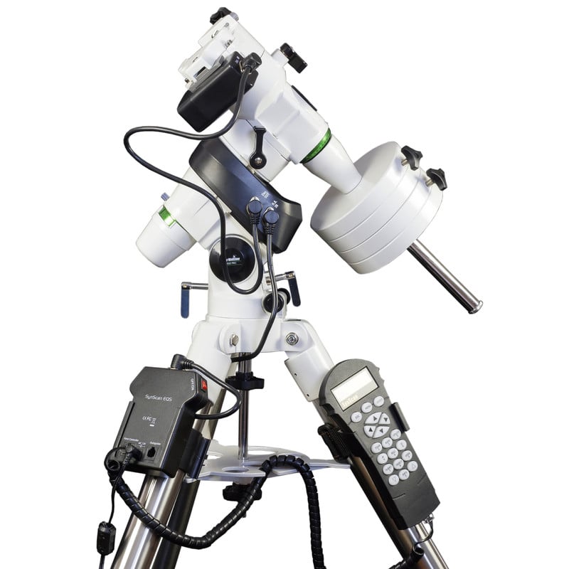 SKYMAX-180 PRO (EQ5 PRO SynScan™) 180mm Maksutov-Cassegrain close-up of optical tube with finderscope and dovetail bar in side view.