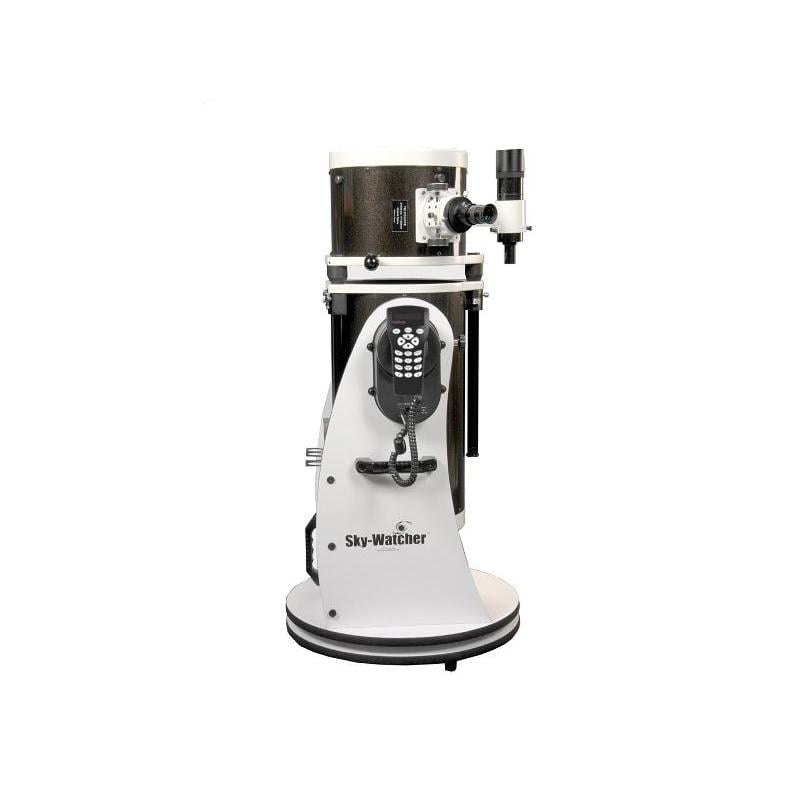 Sky-Watcher Skyliner-350P FlexTube SynScan GoTo – 350mm Dobson 2 Skywatcher N 355 1600 Dobson Telescoop Skyliner FlexTube BD SynScan DOB GoTo 6 Skywatcher N 355/1600 Skyliner FlexTube Dobson GoTo volledig gemonteerd op rockerbox, frontaanzicht.