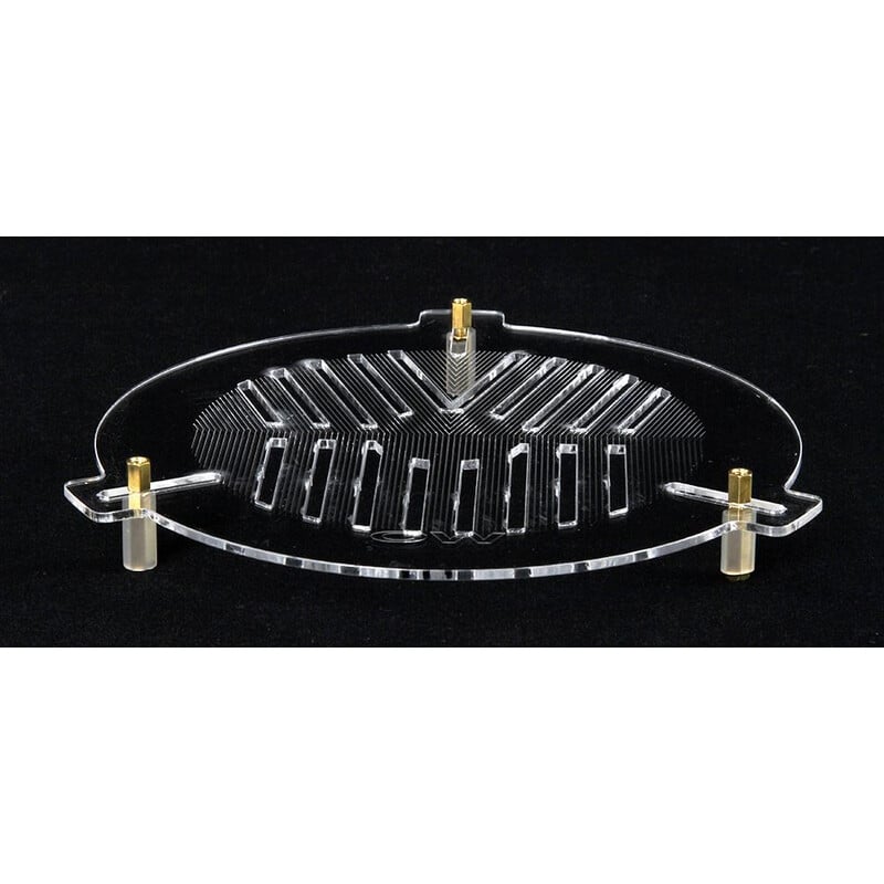 William Optics 105-148mm Bahtinov Focusmasker 1 William Optics 105 148mm Focus masker Bahtinov 1 William Optics 105-148mm Focus masker Bahtinov van transparant acrylglas met de drie verstelbare bevestigingspennen.