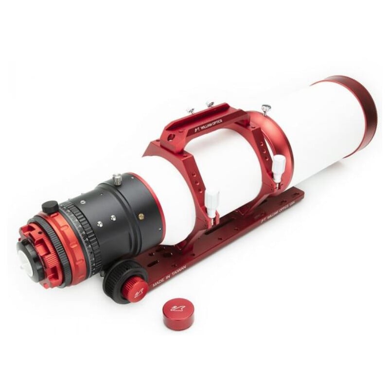 William Optics Fluorostar 120/780 APO Red OTA 2 William Optics 120 780 Apochromatic refractor AP Fluorostar Red OTA 7 William Optics 120/780 close-up of the 1:10 fine-motion focusing knob and integrated temperature display.