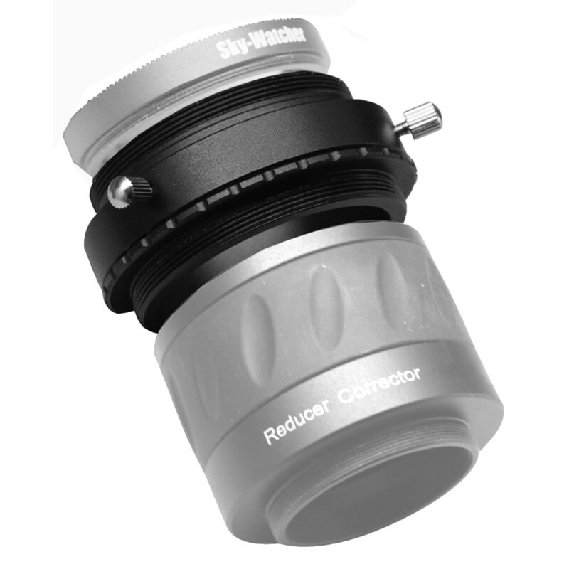 Sky-Watcher EvoStar 72ED Rotator 1 Skywatcher 72 ED Rotator EvoStar Skywatcher 72 ED rotatoradapter EvoStar gemonteerd tussen Skywatcher Flattener 0,85x en reducer corrector in close-up.