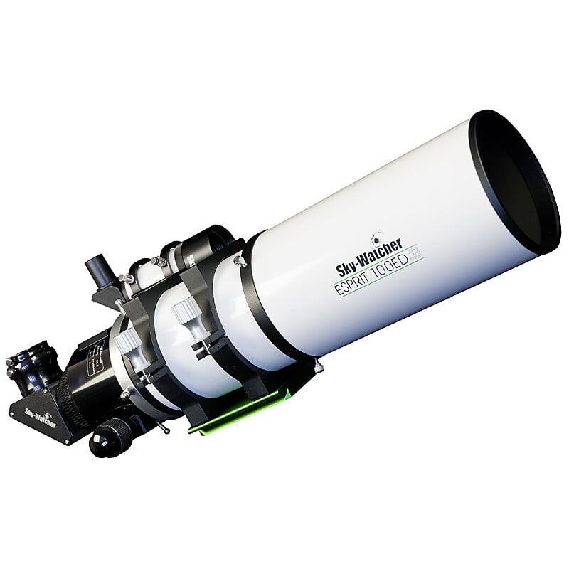 Skywatcher AP 100/550 ESPRIT-100ED Apochromatische Refractor Professional OTA 2 Skywatcher AP 100 550 ESPRIT 100ED Apochromatische Refractor Professional OTA 4 Skywatcher AP 100/550 ESPRIT-100ED OTA zijaanzicht met 9x50 hoekzoeker, 2 inch zenitspiegel en Losmandy-zwaluwstaart.