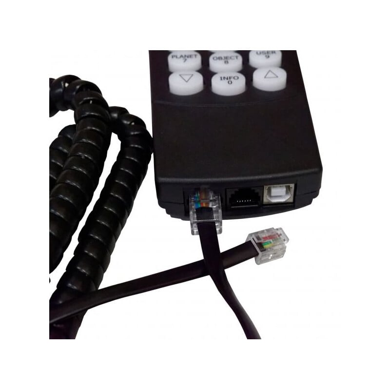 Sky-Watcher SynScan GoTo Handcontroller met Kabel 2 Skywatcher SynScan GoTo handbedieningsbox met Kabel Skywatcher handbedieningsbox close-up van aansluitingen met RJ-kabel en USB-poort voor equatoriale Sky-Watcher-monteringen