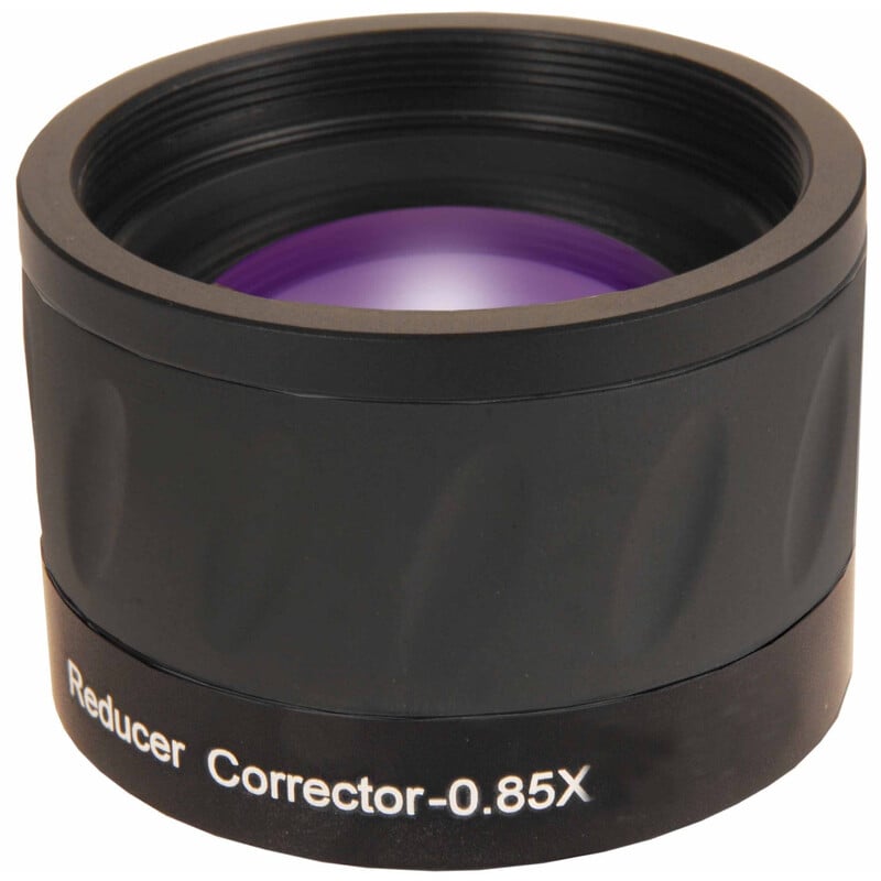 Sky-Watcher 0.77x Focal Reducer & Field Flattener voor Esprit-120ED 1 Skywatchers 120 EDX 0.85x Flattener Evostar Skywatchers 120 EDX 0.85x reducer corrector zwarte cilindervormige flattener met paarse lenscoating en M48-schroefdraad.