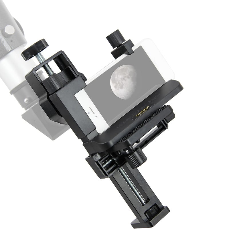 Omegon Smartphone en Camera Houder – 1,25" 1 Omegon 1 25 houder voor smartphones en cameras 2 Omegon 1,25'' houder zijaanzicht met verstelbare smartphoneklem en schroefvergrendeling