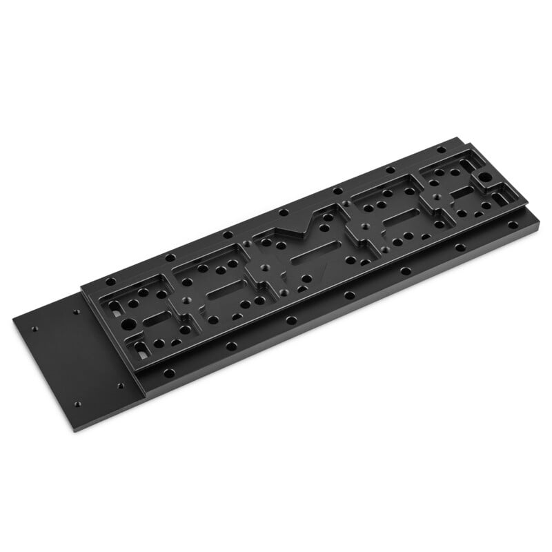 Omegon Montagerail 75x360 (Losmandy-Style) 1 Omegon 75x360 montagerail Losmandy Style 1 Omegon montagerail onderaanzicht van CNC-gefreesde montagerail in Losmandy-stijl met montagegaten