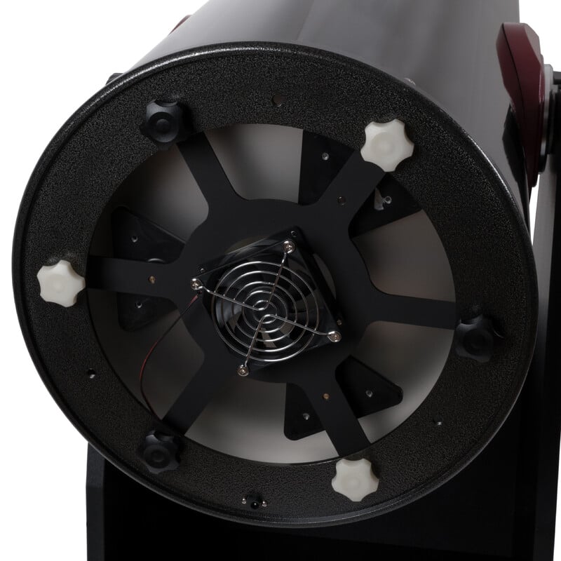 Omegon ProDob N 304/1500 DOB II with Radiant – 304mm Dobson 2 Omegon Dobson telescoop ProDob N 304 1500 DOB II with radiant 5 Omegon ProDob N 304/1500 Telescoop onderzijde hoofdspiegelbehuizing met ingebouwde ventilator en collimatieschroeven.