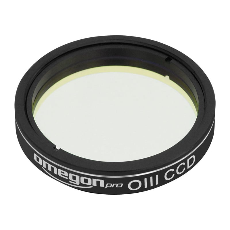 Omegon Pro OIII CCD-filter (1,25 inch) 1 Omegon Filters Pro OIII CCD filter 1 25 2 Omegon Pro OIII CCD-filter 1,25'' bovenaanzicht van filterglas in zwarte geanodiseerde vatting met witte opdruk.