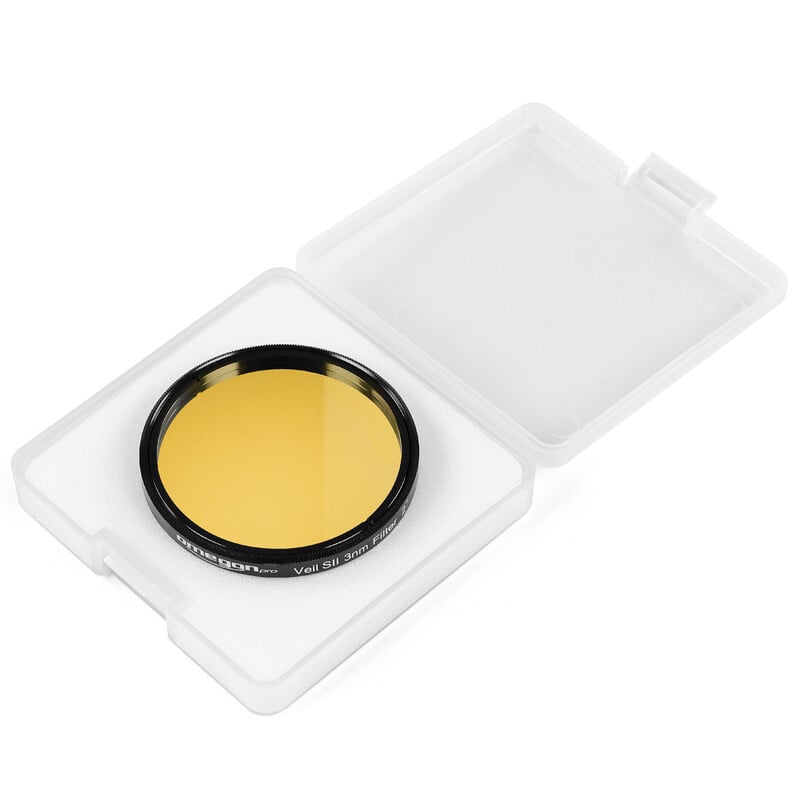 Omegon Pro Veil SII Filter 3nm (2 inch) 2 Omegon Filters Pro Veil SII 3nm 2 1 Omegon Pro Veil SII Filters SII filter in open, transparant beschermdoosje met witte basis