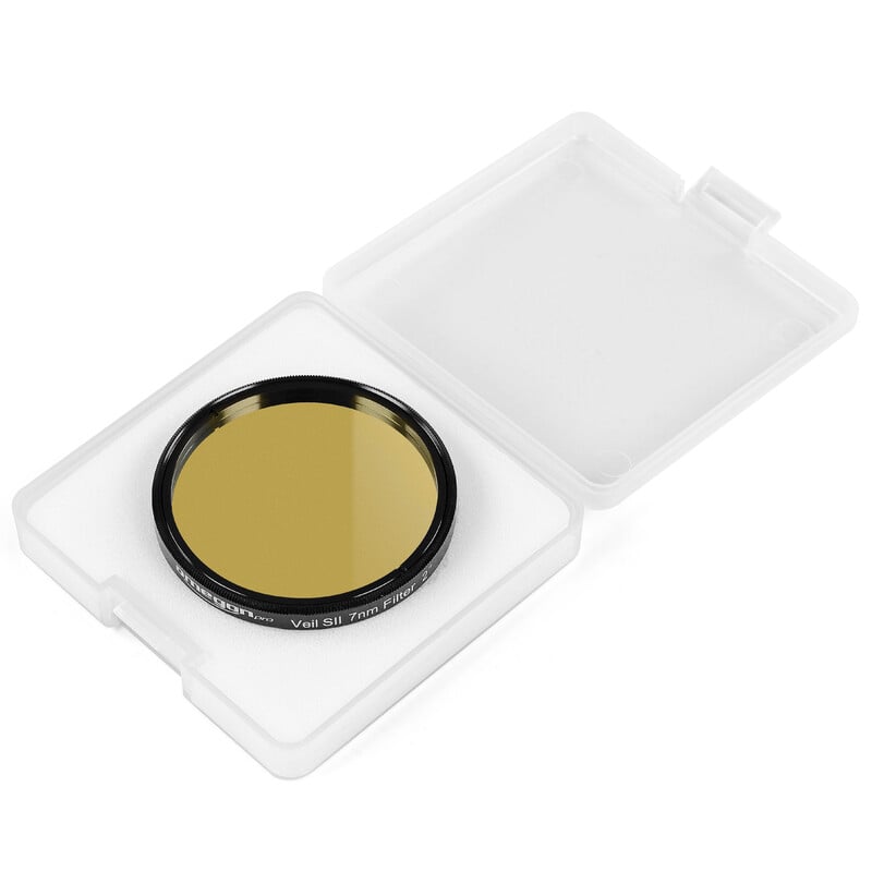 Omegon Pro Veil SII Filter 7nm (2 inch) 2 Omegon Filters Pro Veil SII 7nm 2 1 Omegon Pro Veil SII Filters SII filter in open beschermdoosje met transparant deksel