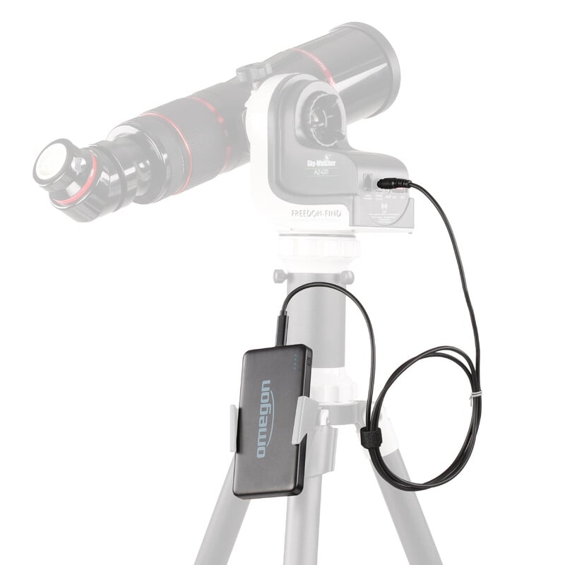 Omegon Powerbank 10k 37Wh 12V 2 Omegon Powerbank 10k 37Wh 12V 1 Omegon Powerbank connected to small mount with cable attached to tripod