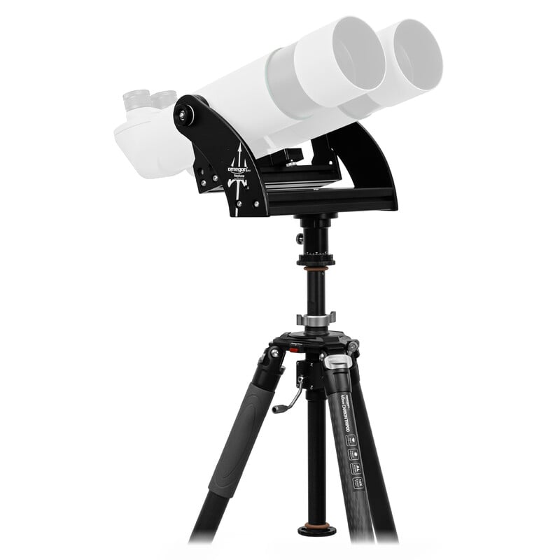 Omegon Pro Neptune Vorkmontering met Middenzuil en Aluminium Driepootstatief 1 Omegon Pro Neptune vorkmontering met middenzuil en statief 2 Omegon Pro Neptune Vorkmontering compleet gemonteerd met middenzuil op carbonstatief en grote verrekijker