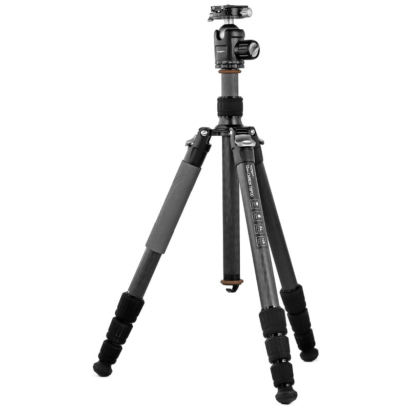 Omegon Pro Carbon-Driepootstatief – 32 mm, Incl. Balhoofd 2 Omegon Pro carbon driepootstatief 32 mm incl balhoofd 7 Omegon Pro carbonstatief close-up met camera bevestigd op balhoofd