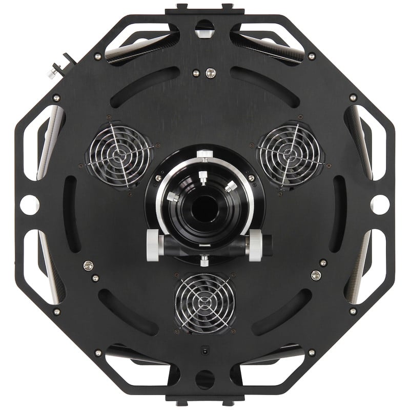 Omegon Pro RC 355/2845 - Ritchey-Chretien Truss OTA 2 Omegon Ritchey Chretien Pro RC 355 2845 Truss OTA 4 Omegon Pro RC 355/2845 achteraanzicht van spiegeldrager met driedubbele ventilator en 3 inch focuseraansluiting