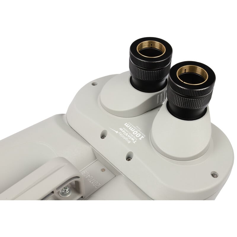 Omegon Brightsky 90° Verrekijkers 30x100 2 Omegon Verrekijkers Brightsky 30x100 90d 4 Omegon Brightsky 90° Verrekijkers close-up van achterzijde met dubbele instelbare oculairs en scherpstelling