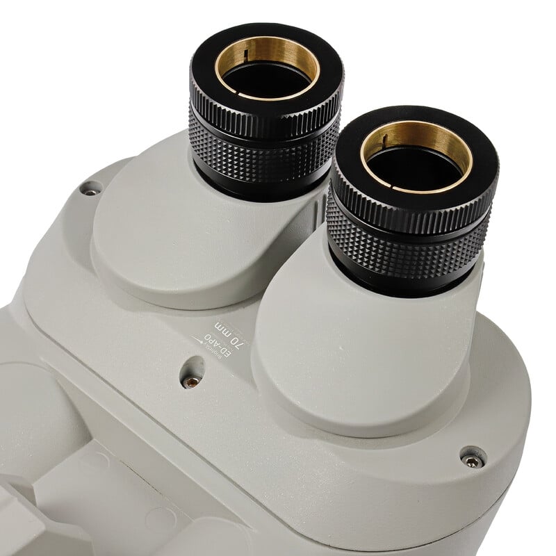 Omegon Brightsky ED-APO Verrekijker 22x70 - 90° + Etui 2 Omegon Verrekijkers Brightsky ED APO 22x70 90d Etui 2 Omegon Brightsky ED-APO Verrekijker 90° close-up van beide oculairs met verstelbare scherpe instelringen