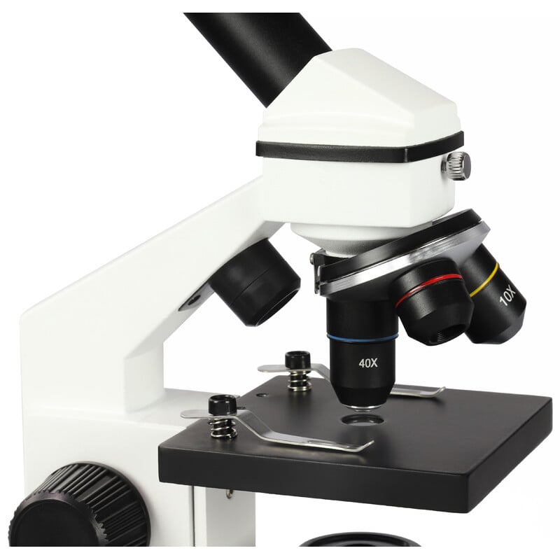Omegon VisioStar Microscope 40x-400x, led 2 Omegon VisioStar microscope 40x 400x led 4 Omegon VisioStar Microscope 40x-400x close-up of objective revolver and table clamps
