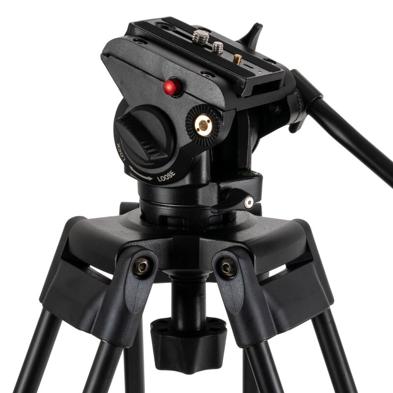 Omegon Zoom Spotting Scope 20-60x80 mm met Aluminium Driepootstatief en Panoramakop 2 Omegon Zoom spottingscope 20 60x80mm Statief en panhead 2 Omegon Zoom Spottingscope 20-60x80mm close-up van vloeistofpanoramakop met duidelijke hendel