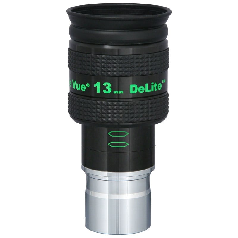 TeleVue DeLite oculair, 13mm, 1,25" productfoto van het 1,25 inch DeLite 13 mm oculair met groene opdruk en geribbelde grip op witte achtergrond
