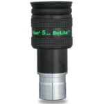 TeleVue DeLite oculair, 5mm, 1,25" productfoto van het 1,25 inch DeLite 5 mm oculair met groene opdruk en geribbelde grip op witte achtergrond