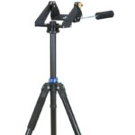TeleVue Montering Tele-Pod Advanced close-up van de azimutale montagekop op zwart geanodiseerd aluminium statief met blauwe accentring op witte achtergrond