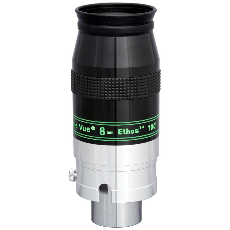 TeleVue Oculair Ethos 8mm 1,25"/2" productfoto van het Ethos 8 mm oculair met groene opschriftring, gekartelde grip en zilverkleurige 2 inch skirt op witte achtergrond